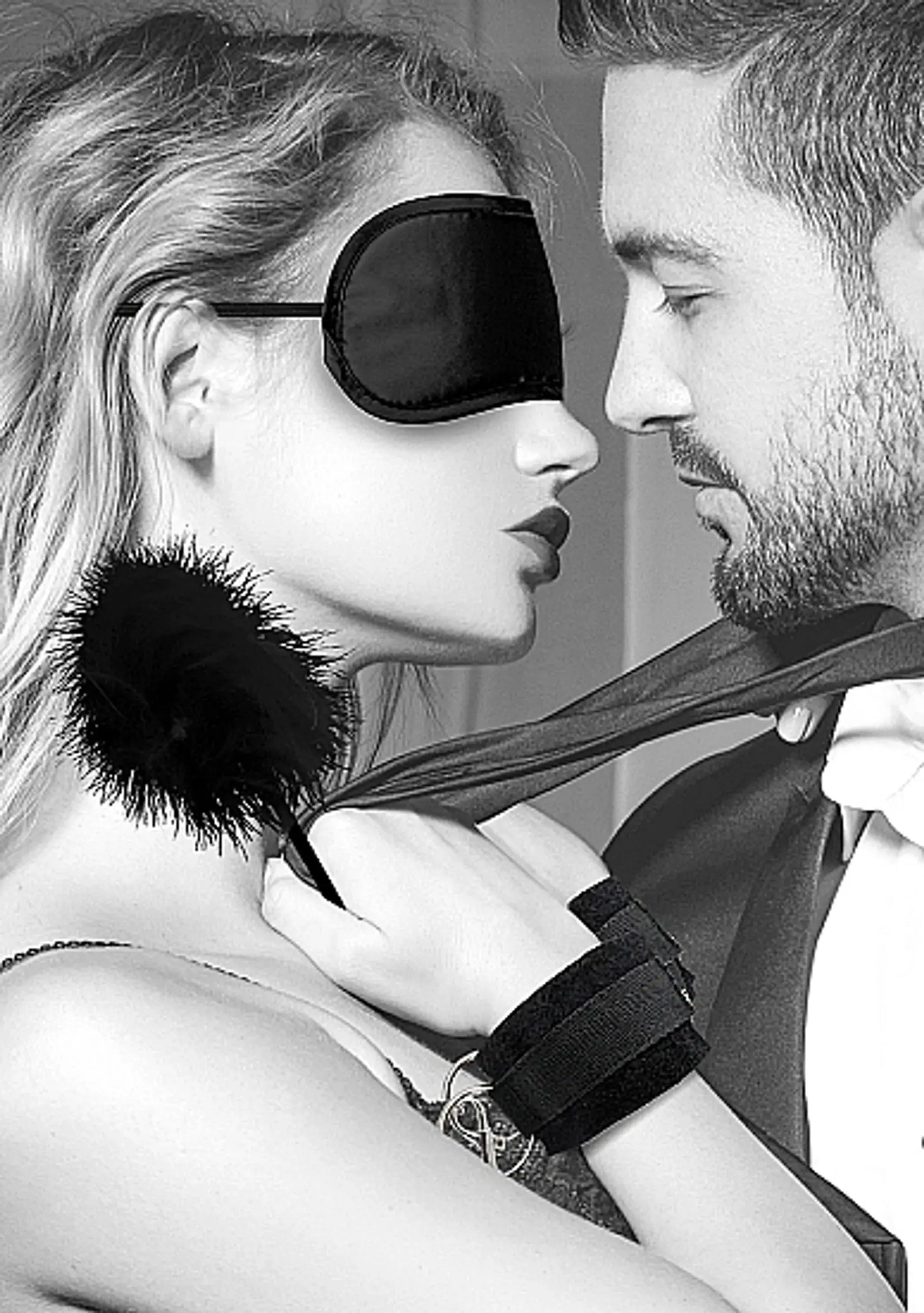 B&W Introductory Bondage Kit 2 Shots America